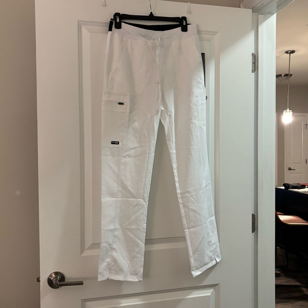 Women’s white scrub pants